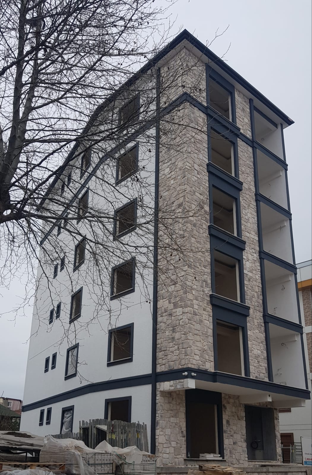 ADAGÜLÜ APARTMANI